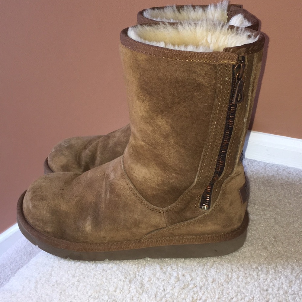 Brown Zipper UGG